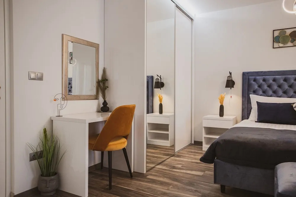 Luxury Modern House, Just 1 min Walk to the Beach
