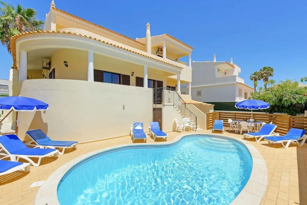 Villa Simoes