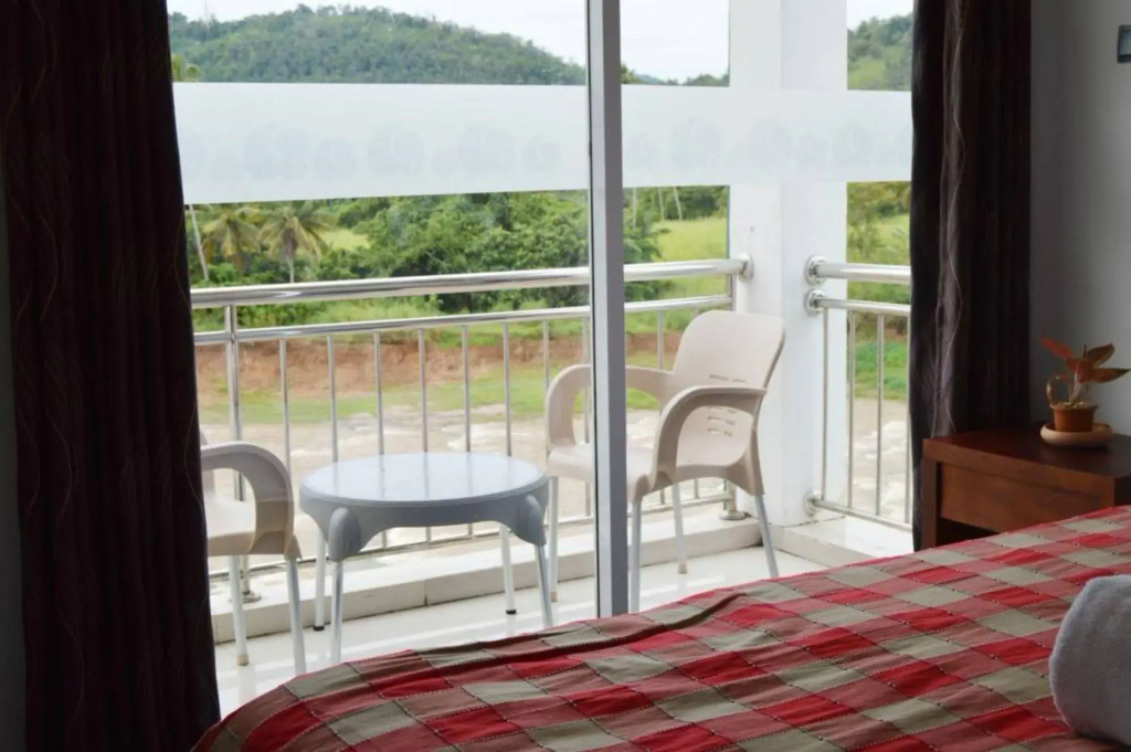 Elepath Lodge Pinnawala