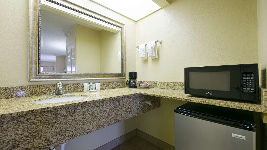 Baymont by Wyndham Orlando East