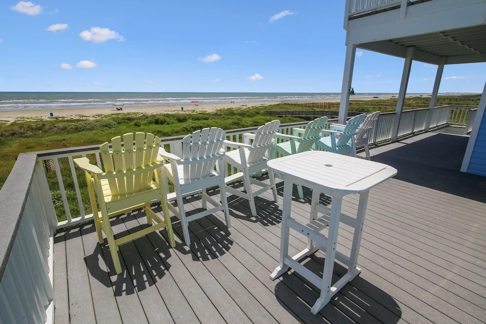Beachfront Melody 4 Bedroom Home