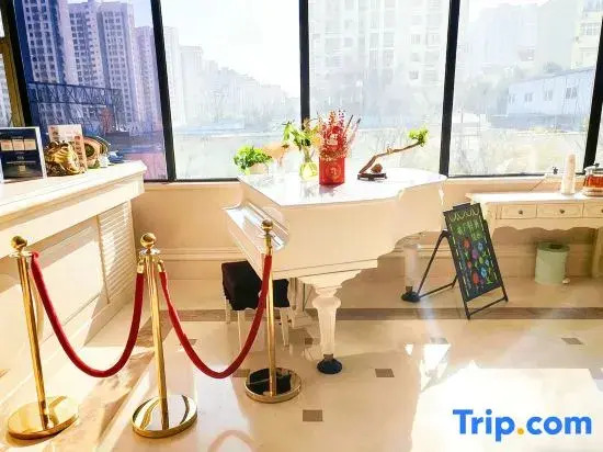 Vienna Hotel (Qingdao Jinshatan Branch, Xuejiadao Metro Station Branch)