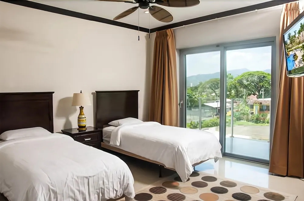 Diamante del Sol Ocean front condos, Micasas