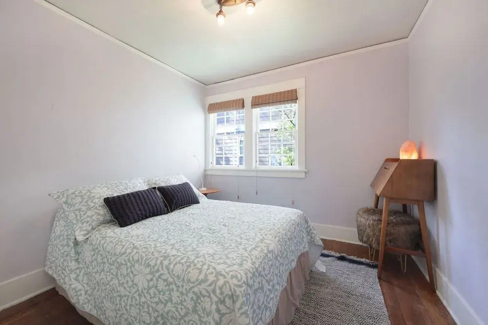 Columbia Cottage 2 Bedroom Home by Redawning