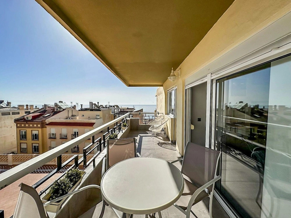Beachfront Apartment in La Carihuela