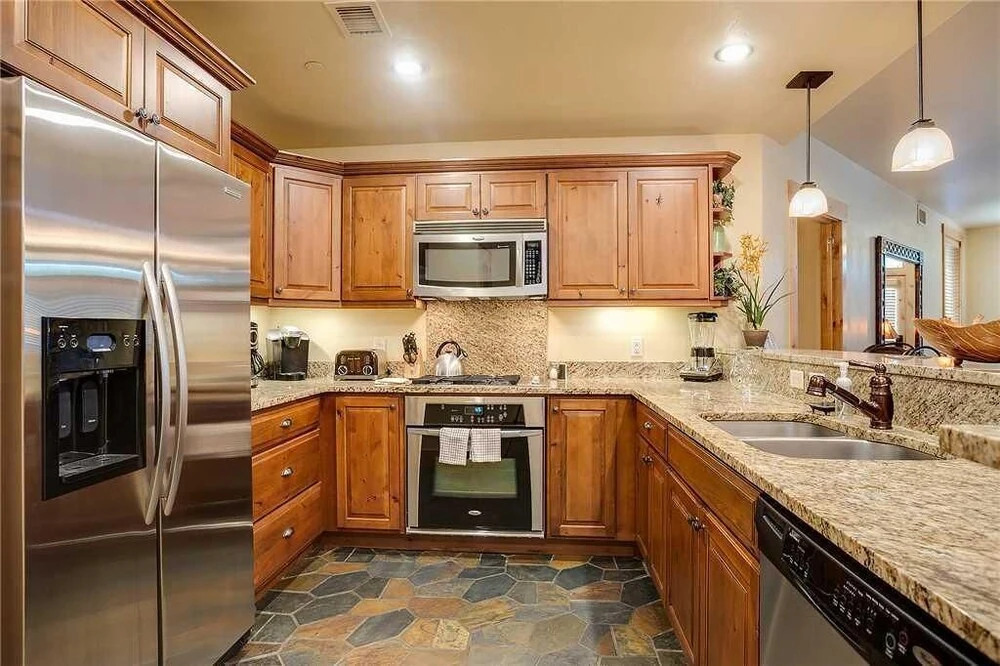 6112 Bear Lodge, Trappeur's Crossing Apartment 3
