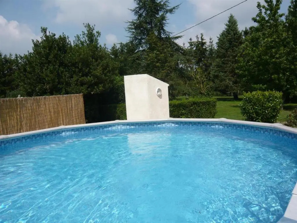 Grande maison à Saint-Pourçain avec piscine, sauna et WiFi - FR-1-489-60