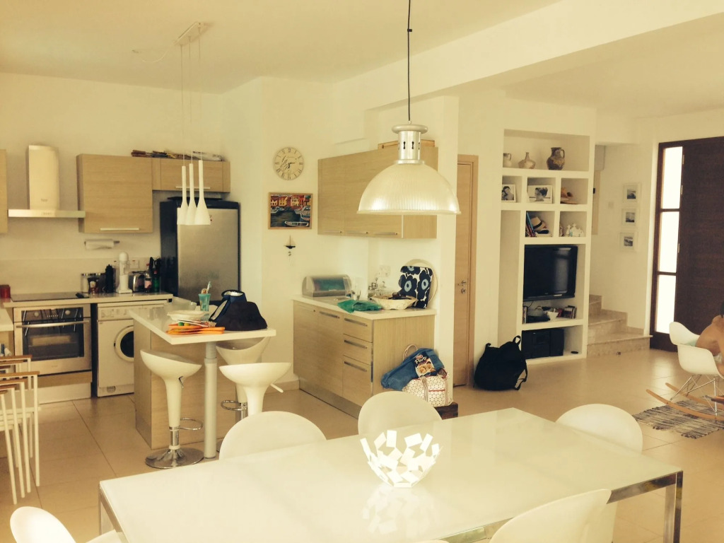 Riverland Villa