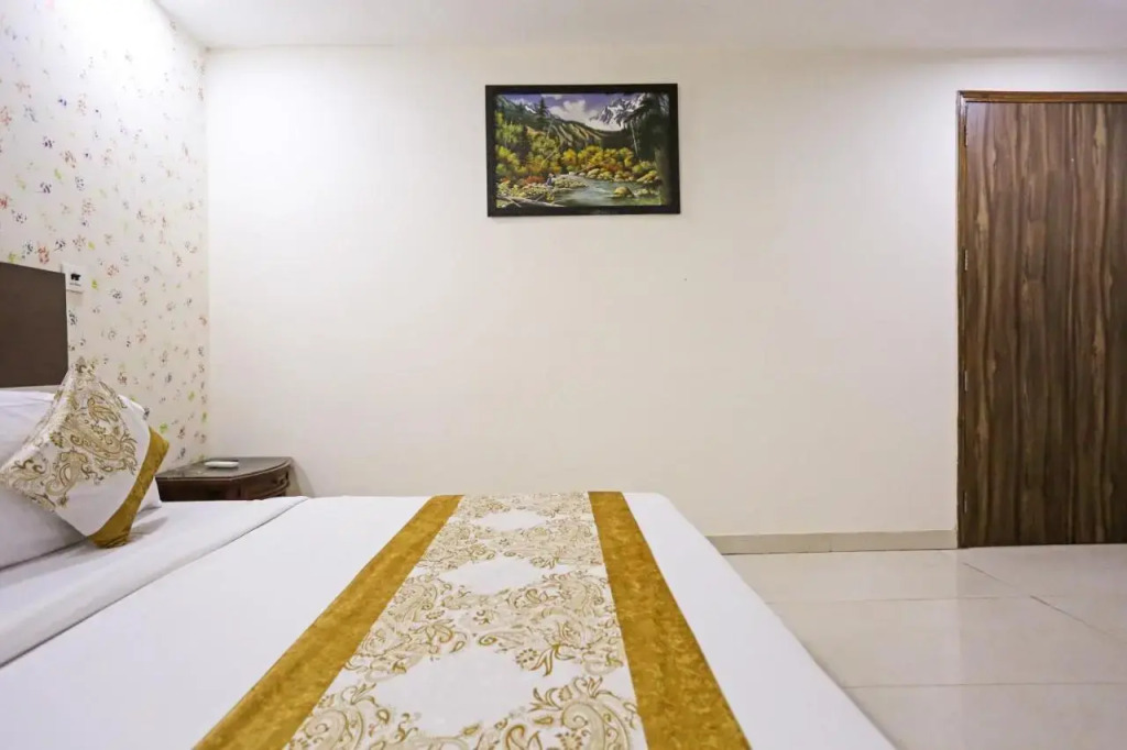 Hotel Platinum-Free Airport Pickup