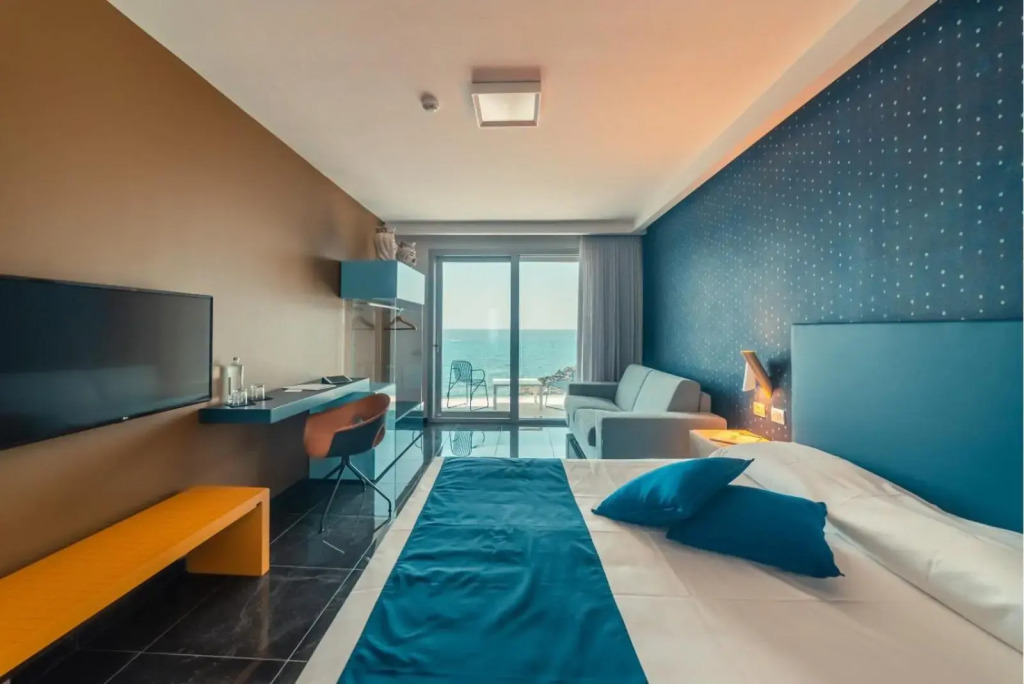 Nautilus Hotel