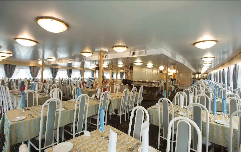 Hotel Flotel M.s. Radischev