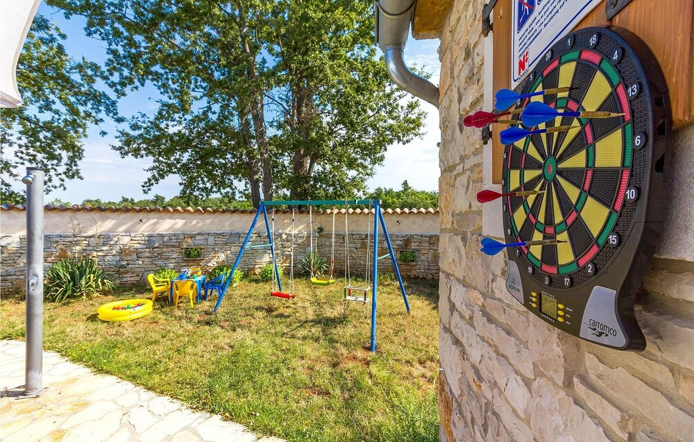 Amazing Home in Boduleri With Wifi and 4 Bedrooms