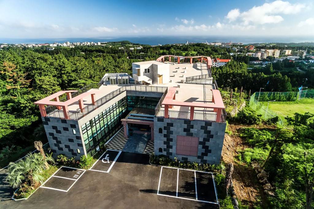 J View Hotel