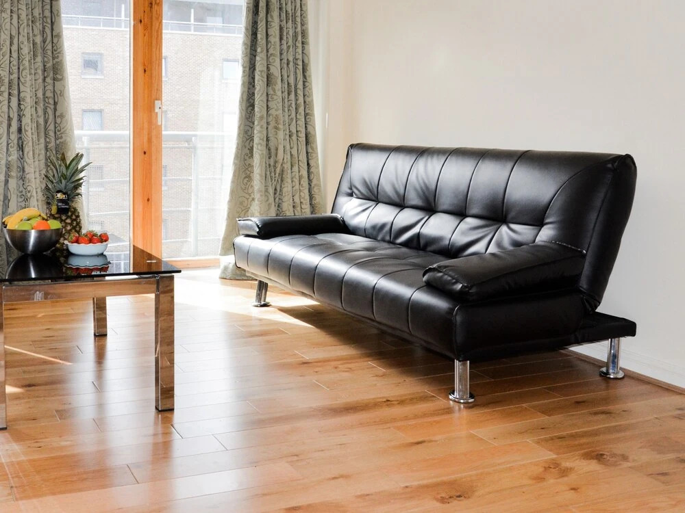 OYO Home Docklands 2 Bedroom Apartment