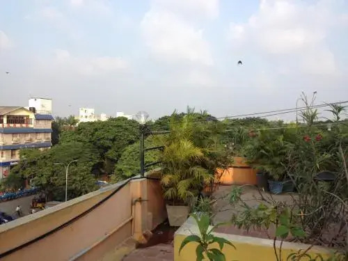 M J Guest House