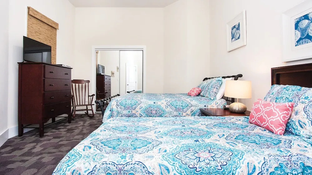 Three Bedroom With Waterfront Views - Unit Crc0104