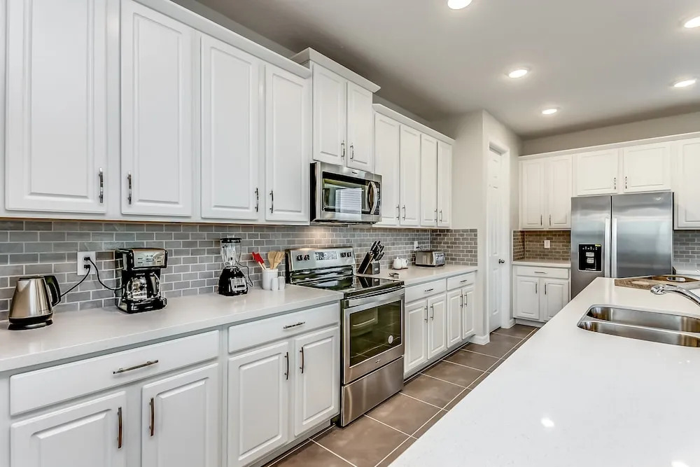 9 BD 6.5 BH With Game Room and Pool
