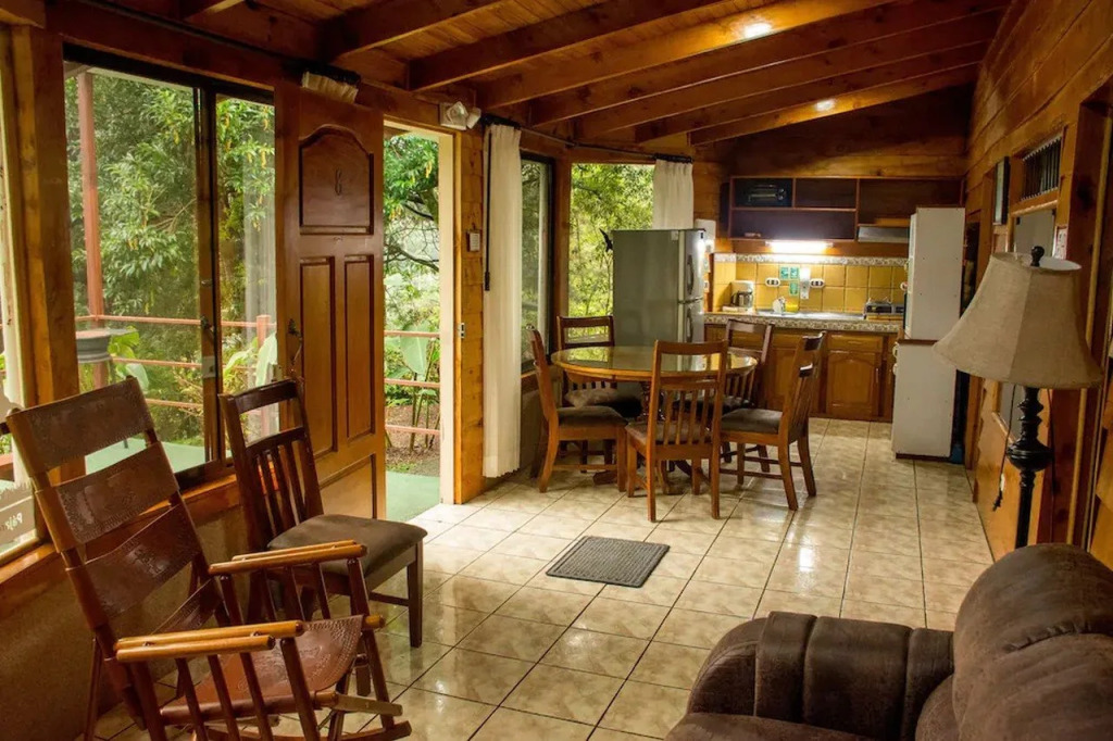 Los Pinos Cabins & Reserve