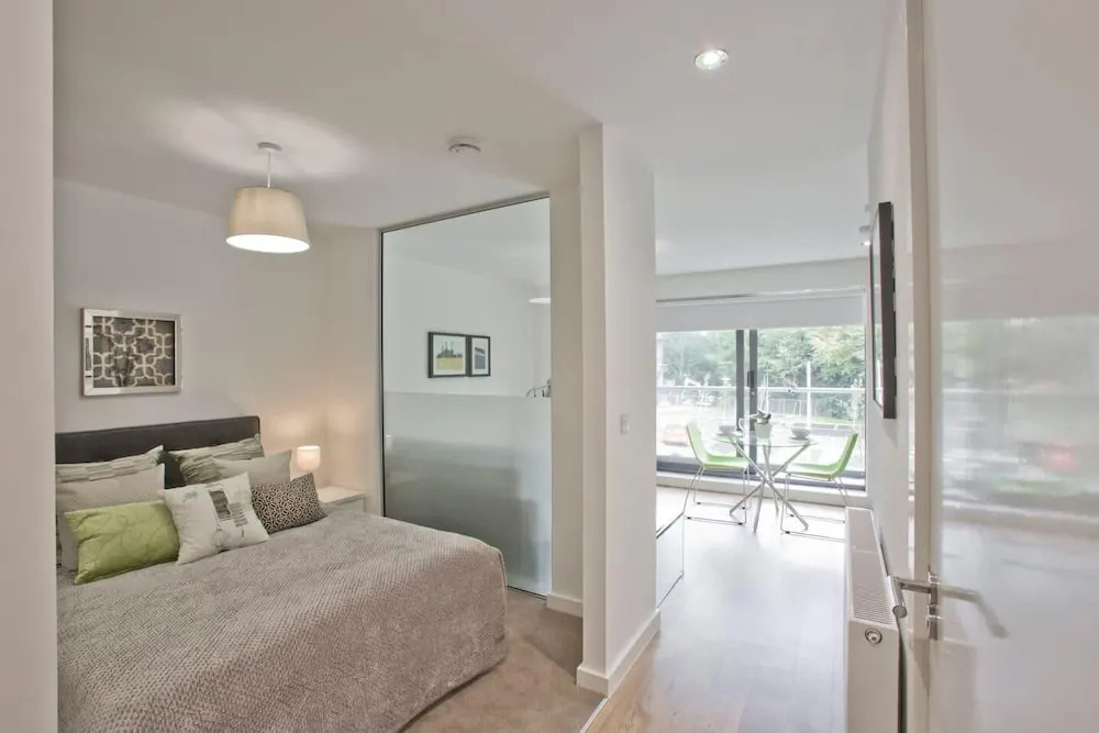 LUXURY STUDIO Apartment in Stoneywood, Aberdeen