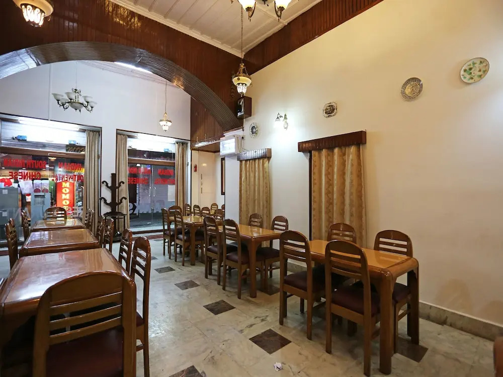 OYO 10653 Hotel Clark