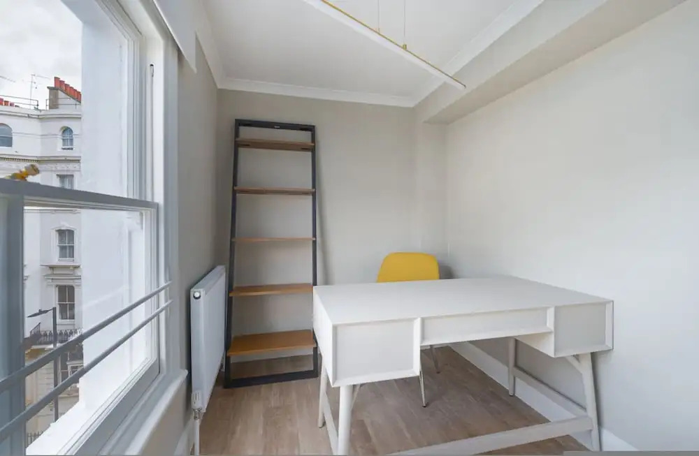 Incredible Hyde Park Apartment PS5