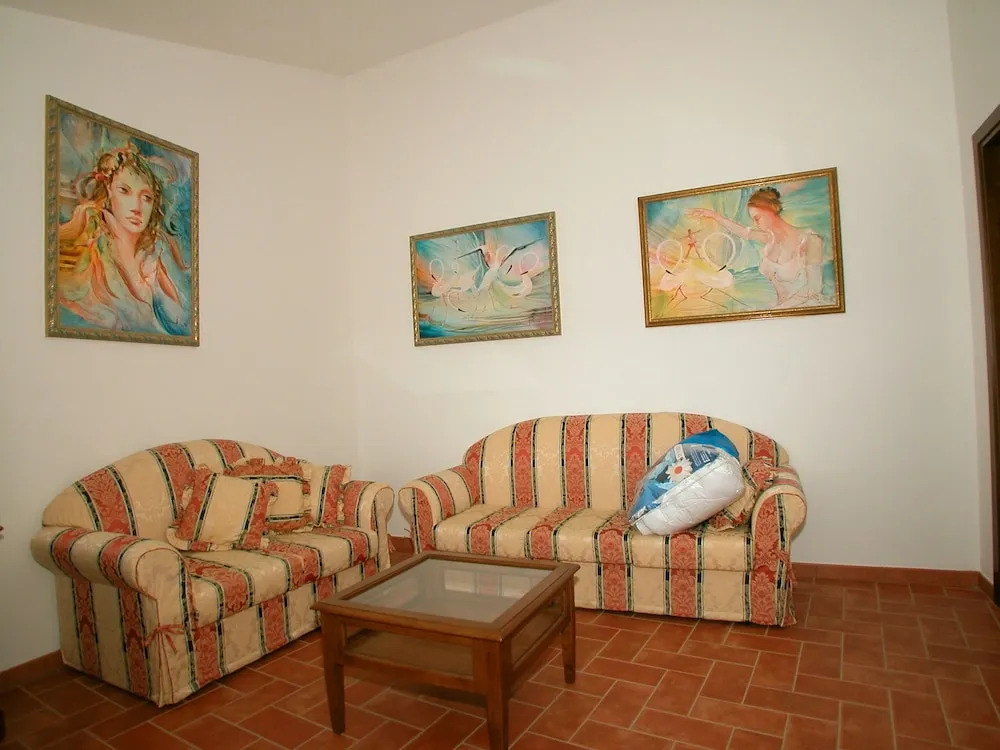Exquisite Farmhouse in Pupaggi With Swimming Pool