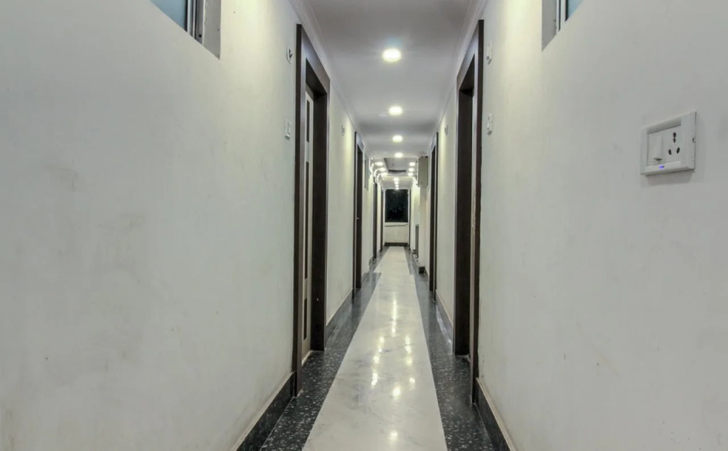 Hotel Ashirwad By OYO Rooms