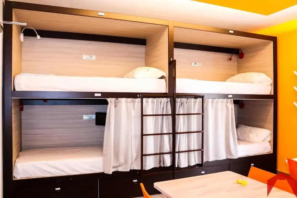 Vulkan Capsule Hostel
