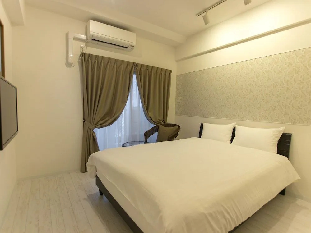 Y‘ Rise To Hotel Itoman