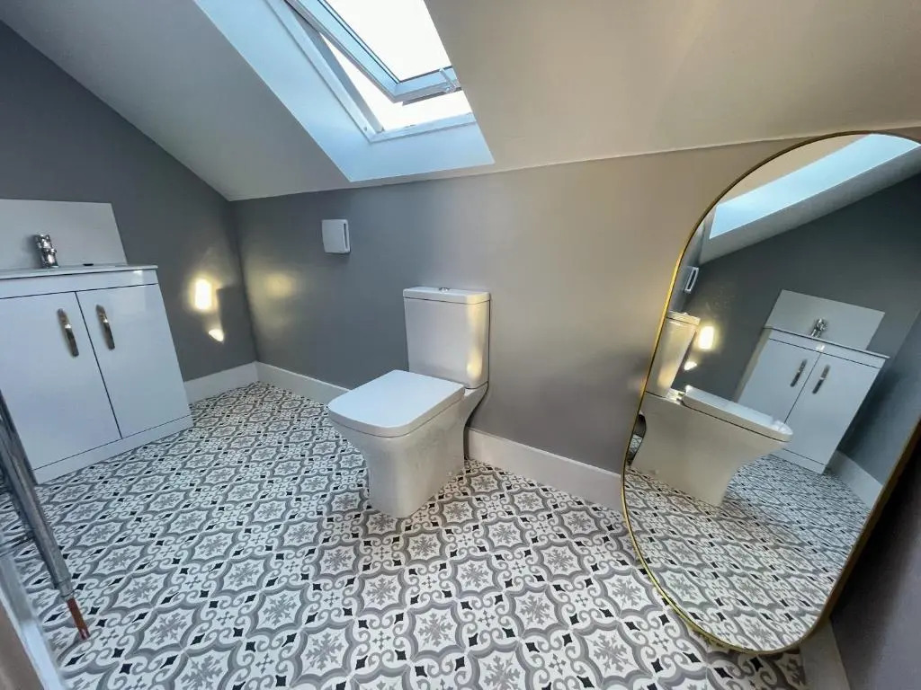 3 Double Bed Luxurious House Near Heathrow Airport