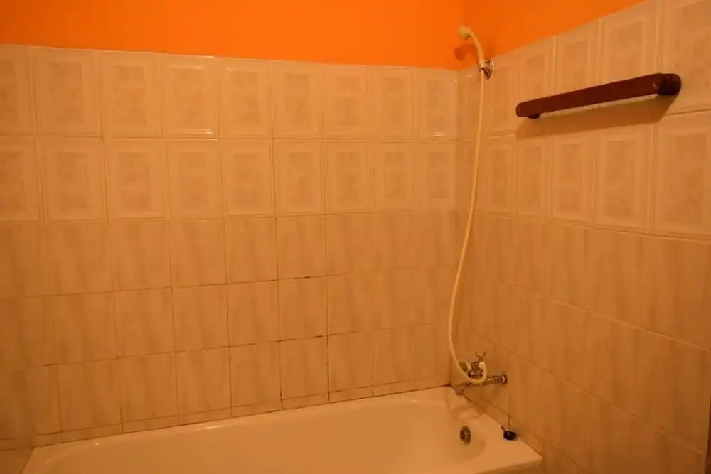 Room in B&B - Amahoro Guest House - Double Room With Private Shower Room