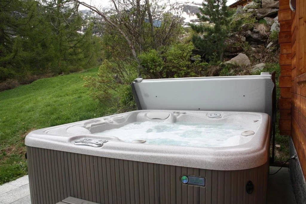 Chalet Hinter dem Rot Stei, private wellness, in ski and hiking area of Zermatt