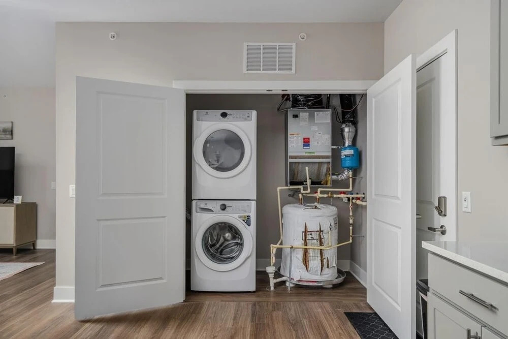 Downtown Luxury - Top Floor 2BR at Topiary Park
