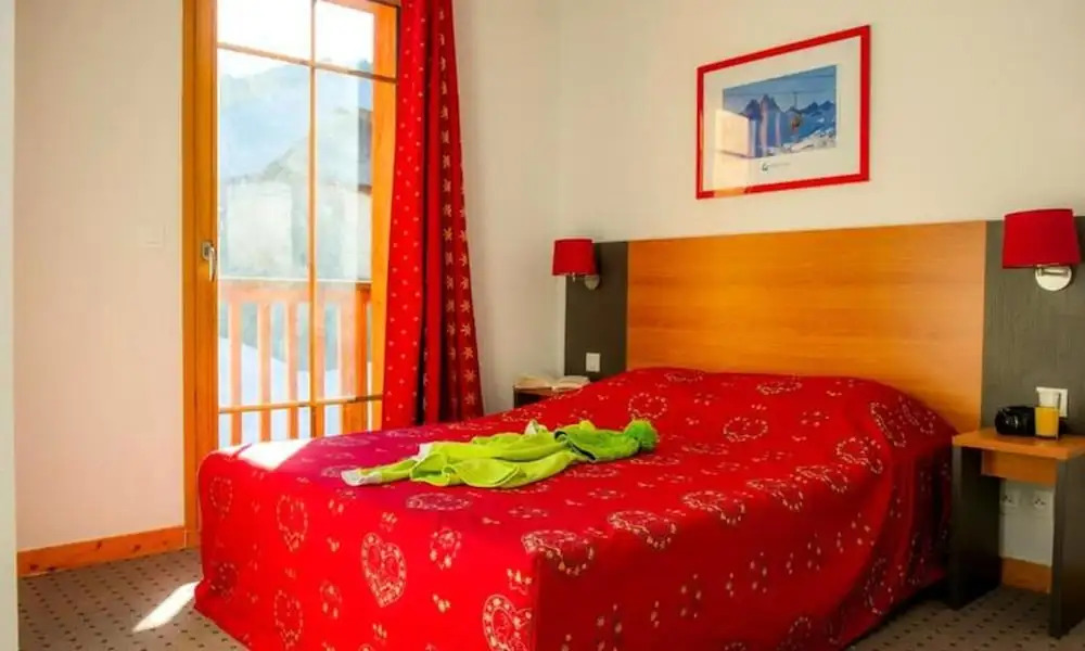 Apartment in Savoie With Heated Pool
