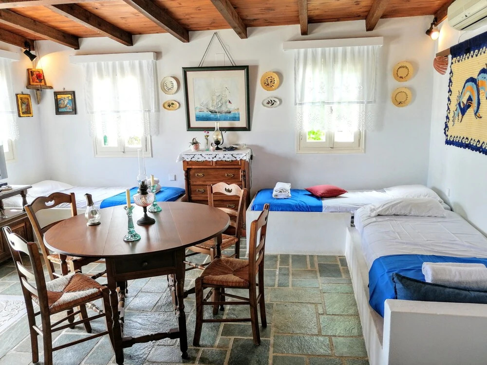 Traditional country house in Tinos