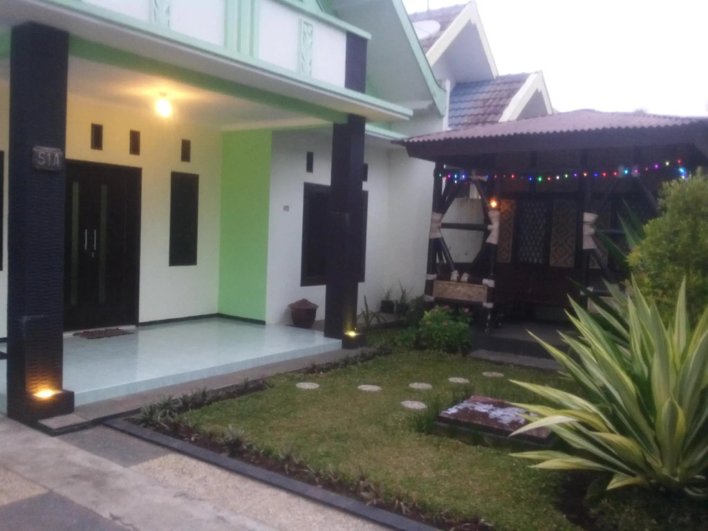 Villa Keluarga "Pondok Daun"