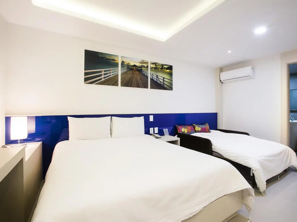 Hotel Pacific