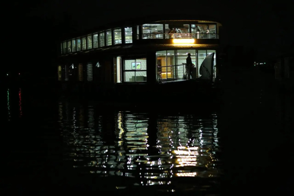 Southern Panorama Houseboats