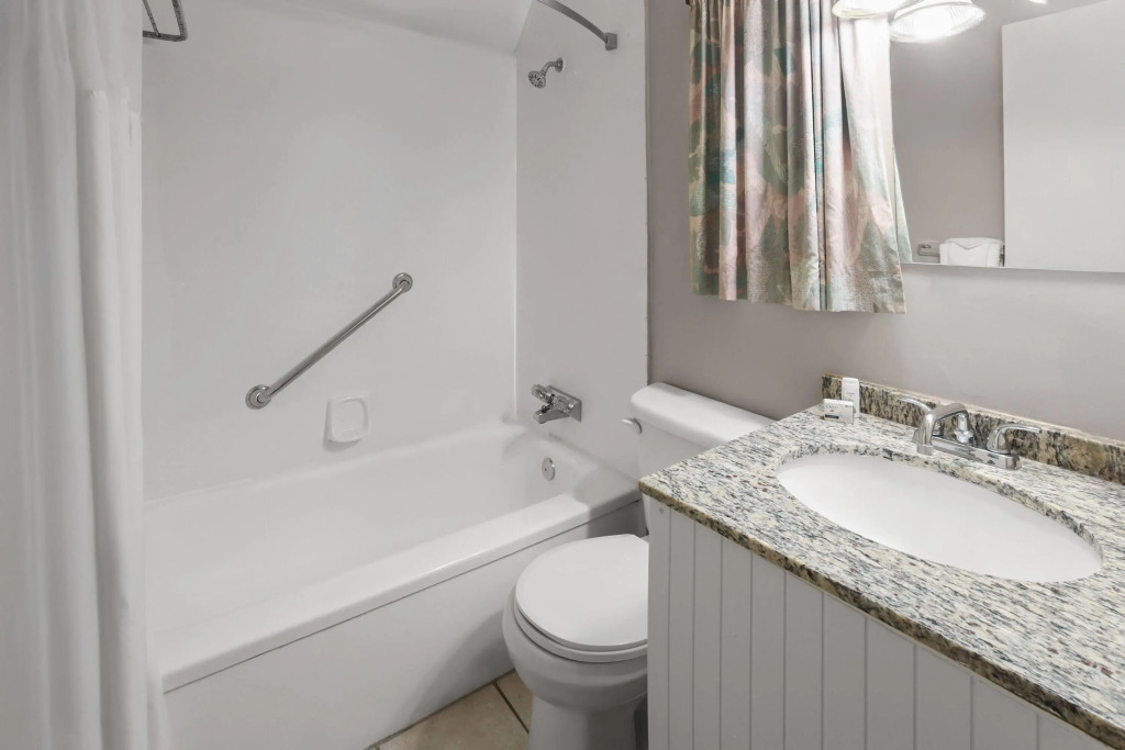 Super 8 by Wyndham Gananoque - Country Squire Resort