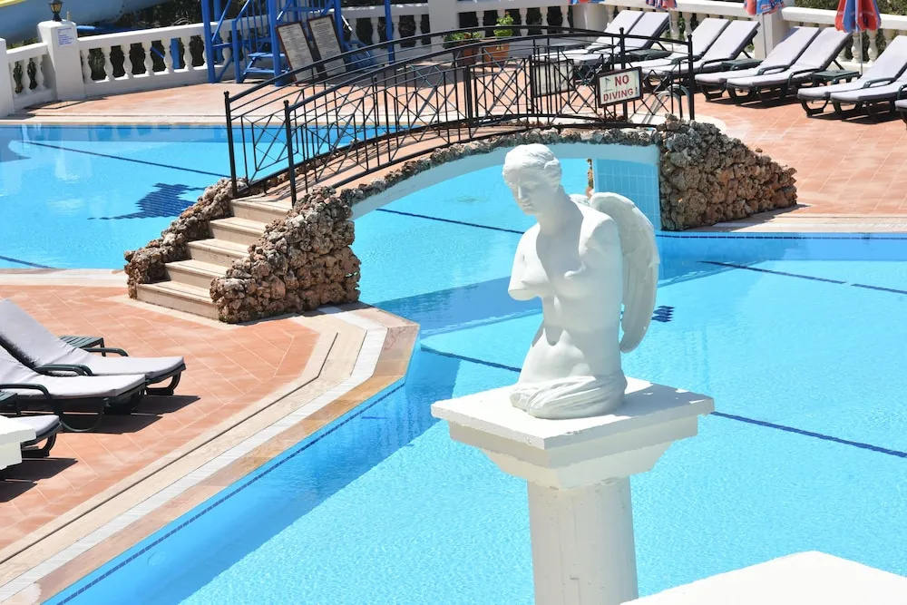 Artemisia Royal Park Club Hotel