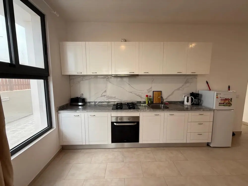 Joli Beach House - Spacious Ground Floor T2 Apartment