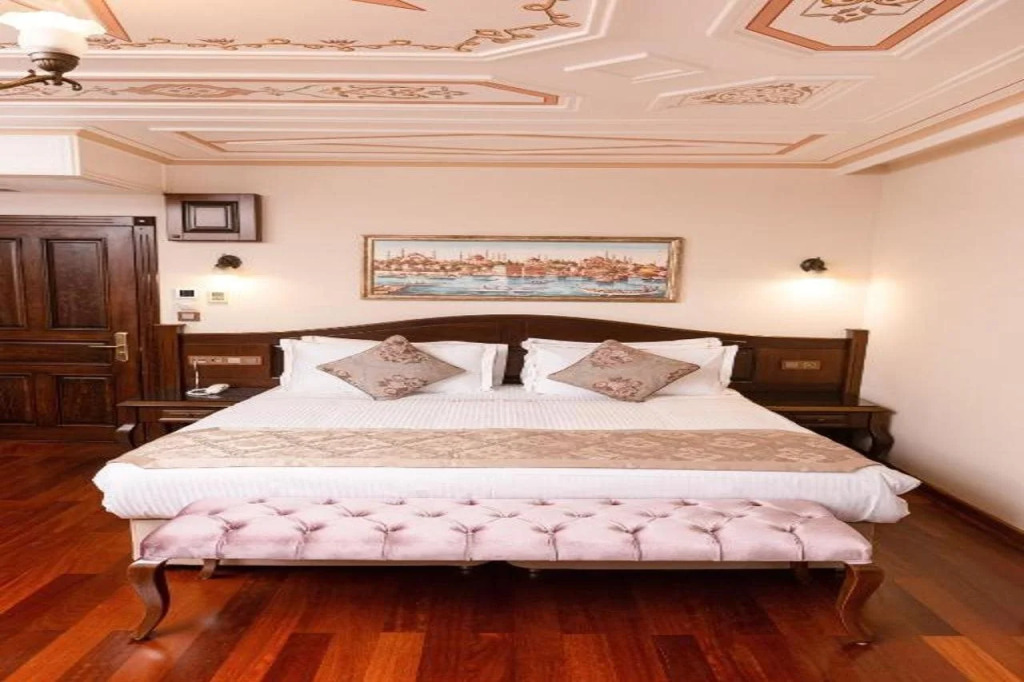 Bender Hotel - Old City