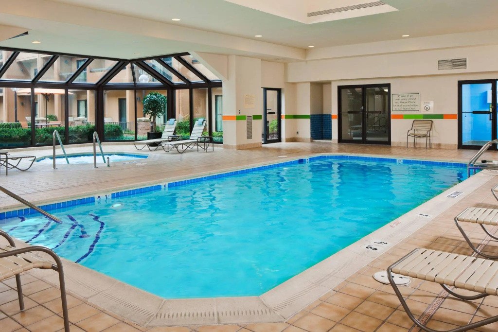 Courtyard By Marriott Baltimore BWI Airport