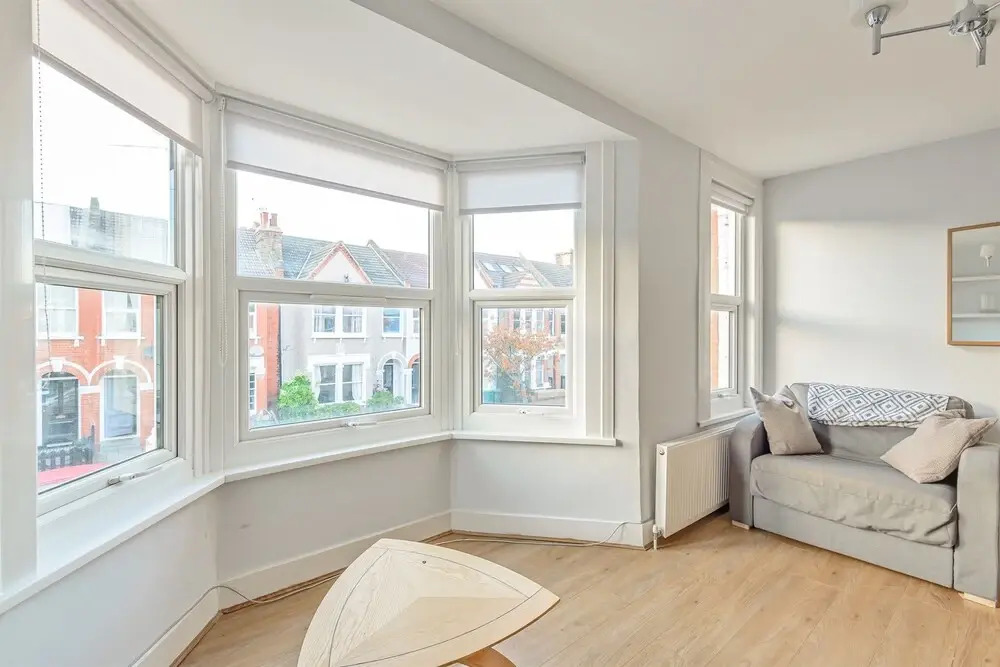 Homely 1-bed Apartment in Vibrant Zone 3 London