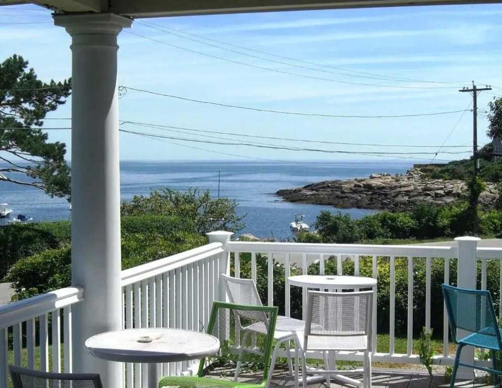 Seafarer Inn