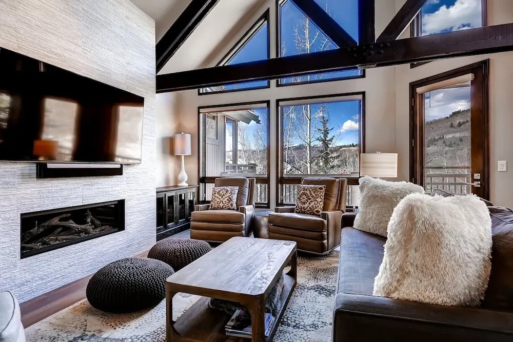 Luxe Pines Lodge Townhome Sleeps 10 4 Bedroom Townhouse by RedAwning
