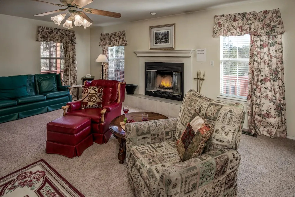 Golf Getaway - Three Bedroom Cabin