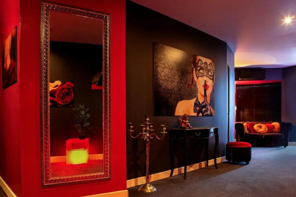 Love Hotel Toulouse : Suite Playroom