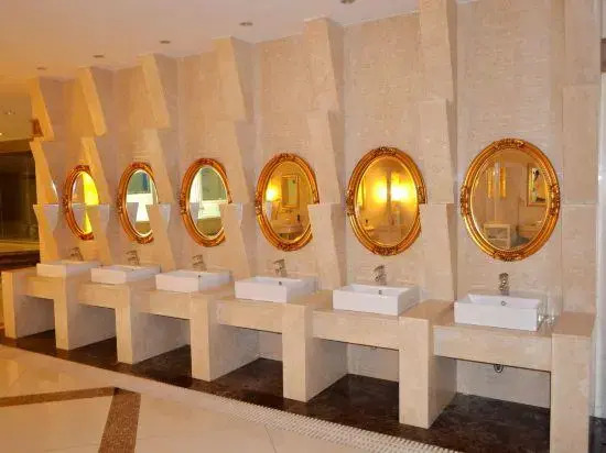 Luanzhou International Hotel