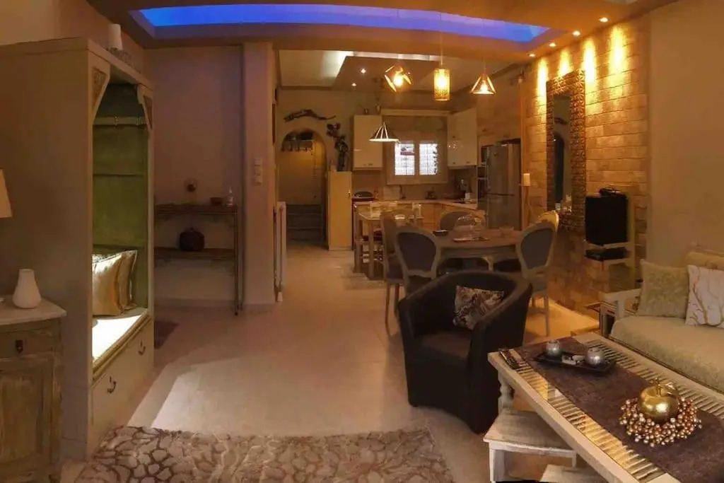 Corner House Volos